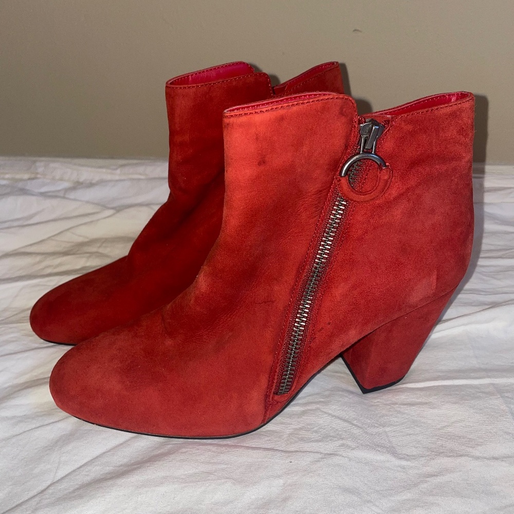 1.STATE Preete Block Heel Booties size 9 / 40 suede red-orange rust - FLAWS